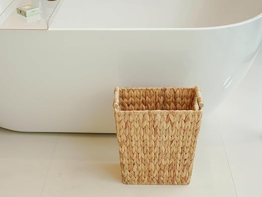 Coeusy 6 Gallon Wicker Trash Can with Wooden Handle,Wicker Waste Basket for Bathroom,Bedroom,Large Narrow Water Hyacinth Trash Basket,Rattan Boho Decor Farmhouse Bathroom Trash Can