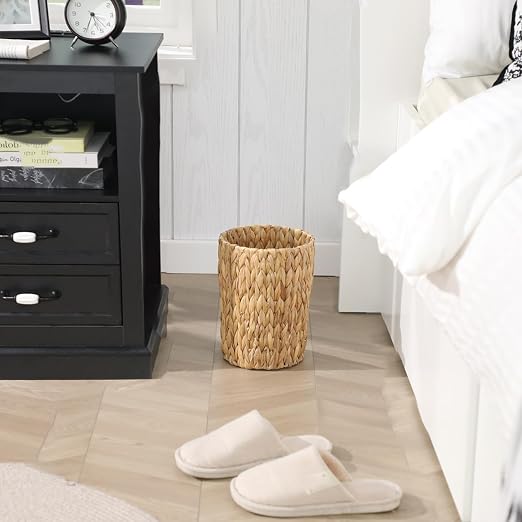 WLLHYF Wicker Waste Basket, Handwoven Water Hyacinth Trash Can Small Bathroom Trash Can Boho Woven Decorative Office Garbage Cans for Bedroom Bathroom Kitchen Living Room