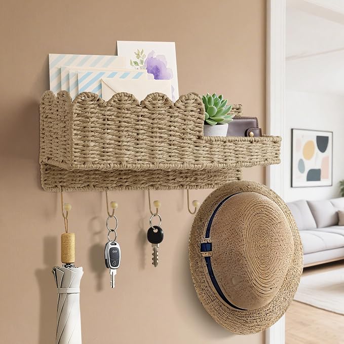 AELS Scalloped Woven Wall Mount Key Holder with 5 Hooks, Decorative Paperstraw Mail Organizer for Entryway, Wave Design Ratten Key Rack, Entryway Organizer, Living Room & Hallway Decor, Natural