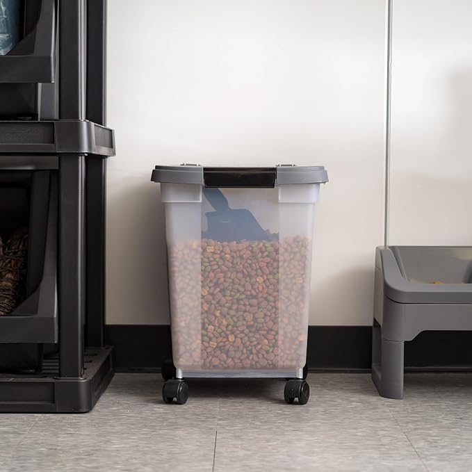 IRIS USA Dog Food Storage Container, Up to 25 lbs, White, Made in USA | Includes 2-Cup Scoop & Wheels, Airtight Seal, BPA-Free, Bird Seed, Cat food, Chicken Feed, Treats, Keeps Kibble Fresh