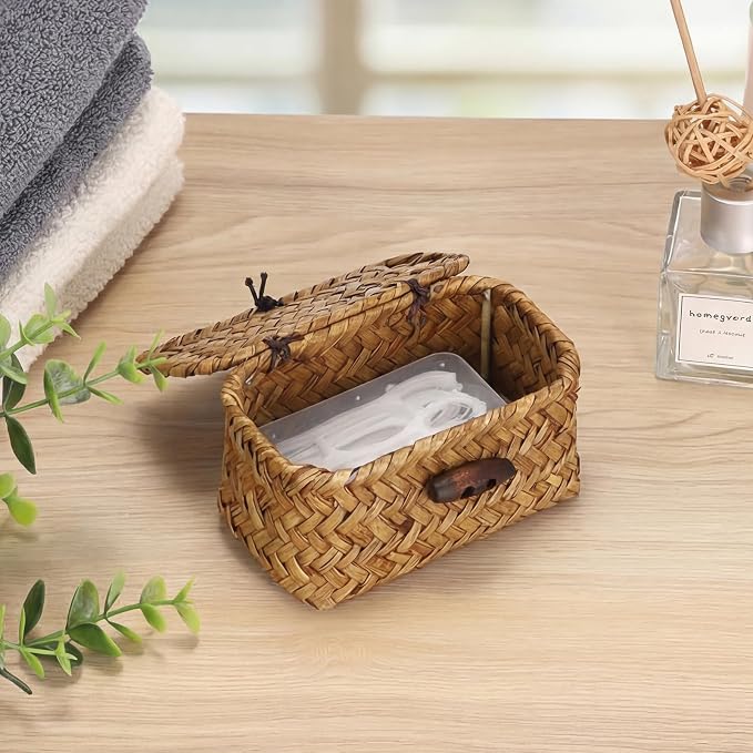 Hipiwe Handwoben Seagrass Basket With Lid Wicker Storage Baskets Decorative Shelf Basket Mini Desktop Organizer, Caramel 4.3" x 2.5" x 2.1"