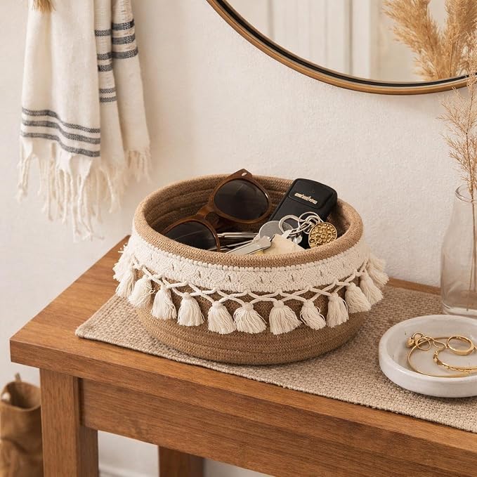 predolo Sundries Storage Basket Rope Handwoven Decorative Organizer Multipurpose Basket Suitable for Living Room Bedside Table Pantry, S 15cmx15cmx8cm