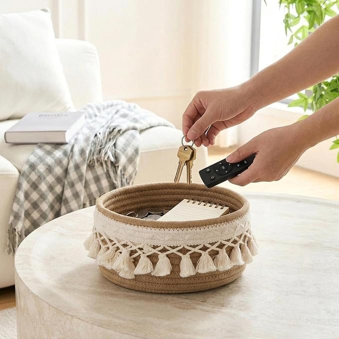predolo Sundries Storage Basket Rope Handwoven Decorative Organizer Multipurpose Basket Suitable for Living Room Bedside Table Pantry, M 20cmx20cmx10cm
