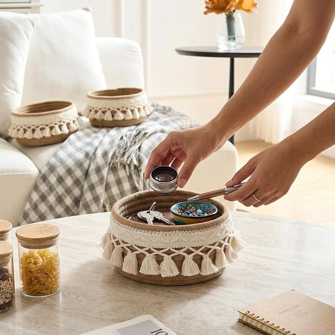 predolo Sundries Storage Basket Rope Handwoven Decorative Organizer Multipurpose Basket Suitable for Living Room Bedside Table Pantry, S 15cmx15cmx8cm