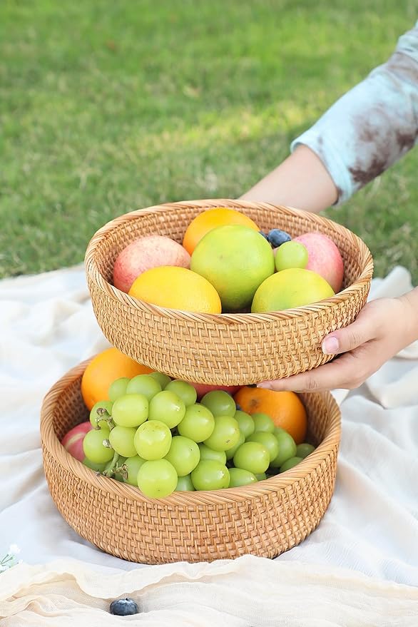HITOMEN Handmade Rattan Bread Baskets Round Wicker Fruit Serving Storage Bowls, Natural Woven Decorative Kitchen Counter Organizing (Honey Brown) L-10.3"