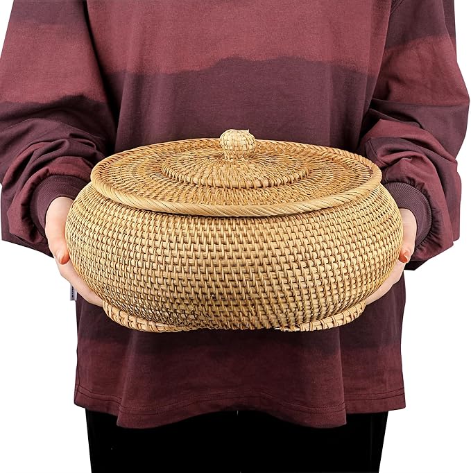 Hipiwe Round Rattan Boxes with Lid, X-Large Woven Bread Basket Natural Rattan Basket Wicker Storage Box Decorative Basket for Coffee Table Farmhouse Picnic Fruit Storage Basket