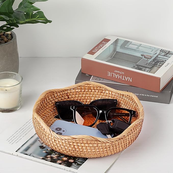 Hipiwe Natural Rattan Tray Wicker Storage Bowls Hand Woven Basket Tray for Bread Fruit Key Round Fruit Baskets for Kitchen Entryway Tabletop Decorative Baskets Bowl,10 Inches