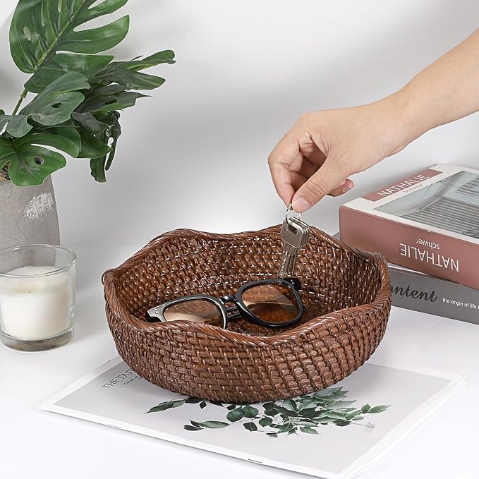 Hipiwe 10" Round Key Tray for Entryway Table Handwoven Wicker Basket Bowl | Decorative Basket Bowl for Cake Bread Fruit Serving Tray Handwoven Basket Tray for Kitchen Coffee Table Bathroom