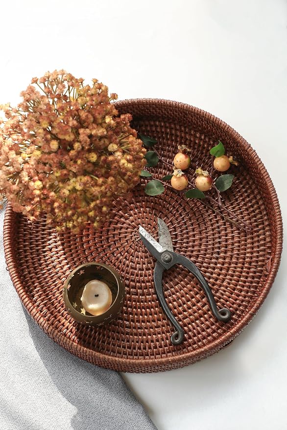 HITOMEN Hand-Woven Round Rattan Serving Tray Decorative Ottoman Wicker Platter with Handles for Coffee Table, Breakfast, Drinks, Snack, Bread, Fruit, Vegetables (Brown Set of 2: M+L)